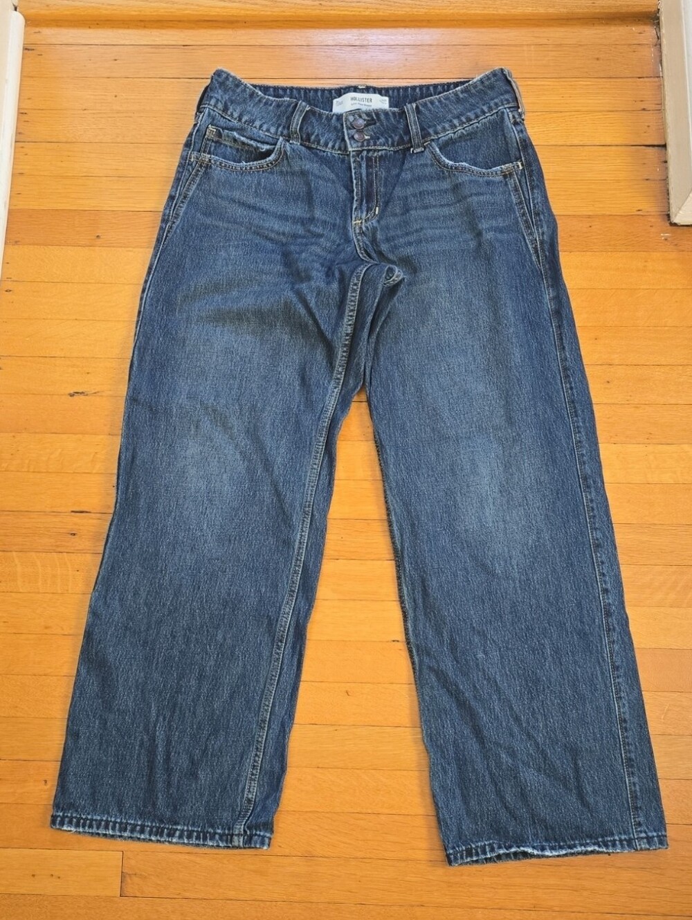 Hollister, Low-Rise Baggy Jeans, Medium Wash, EUC, Women's 8R / W29
